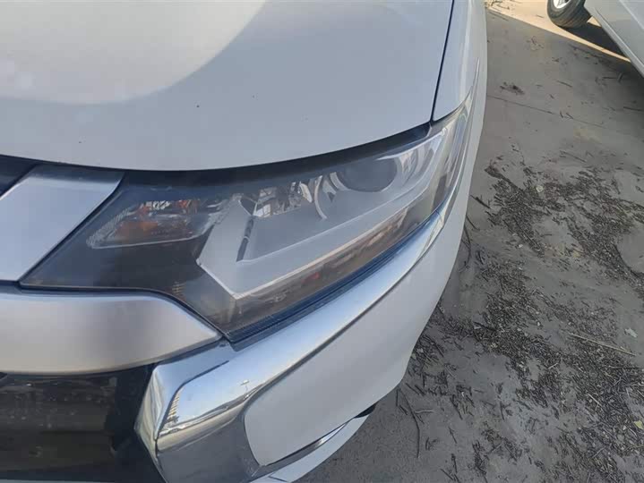 Фото 5 - Mitsubishi Outlander