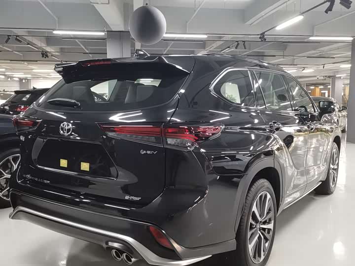 Фото 4 - Toyota Crown Kluger