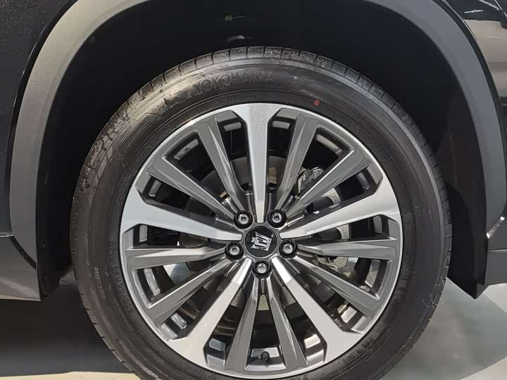 Фото 9 - Toyota Crown Kluger