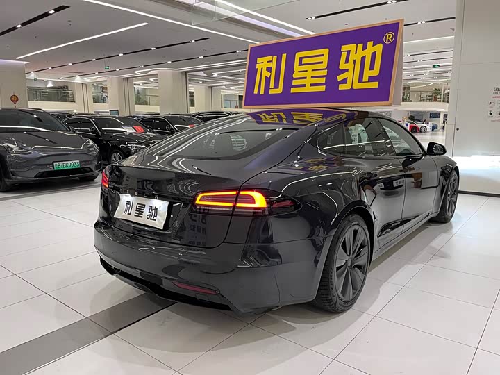 Фото 3 - Tesla Model S