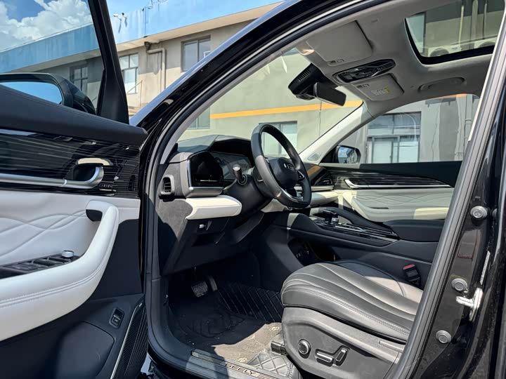 Фото 6 - Geely Monjaro