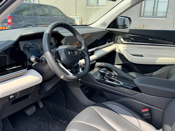 Фото 7 - Geely Monjaro