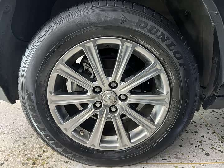 Фото 4 - Lexus NX