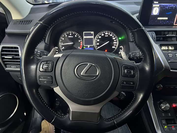 Фото 7 - Lexus NX