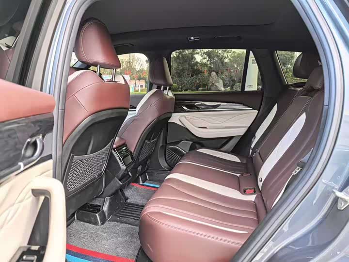 Фото 5 - Geely Monjaro