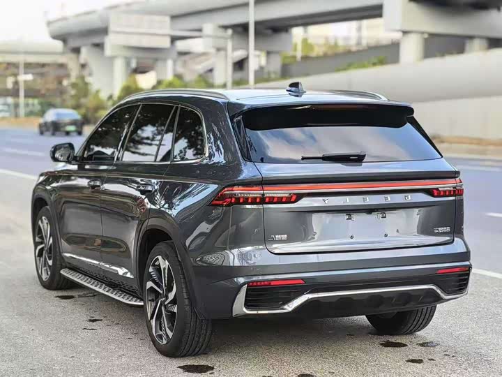 Фото 9 - Geely Monjaro