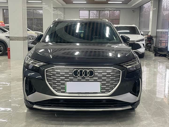 Фото 2 - Audi Q4 e-tron