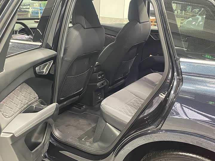 Фото 8 - Audi Q4 e-tron