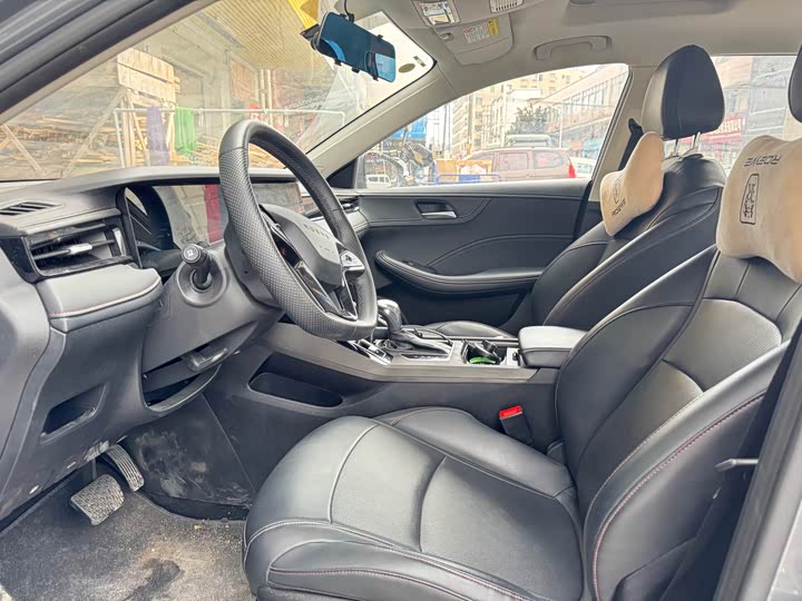 Фото 2 - Roewe i5