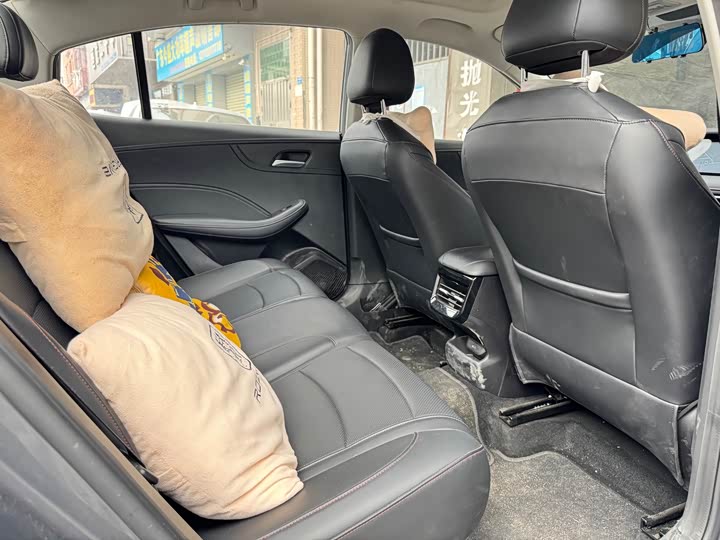 Фото 4 - Roewe i5