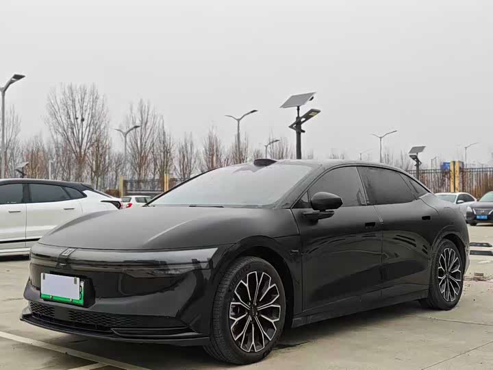 Фото 1 - Zeekr 007