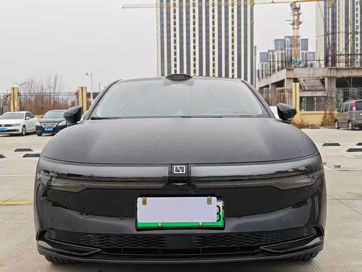 Фото 2 - Zeekr 007