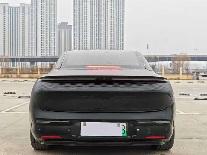 Фото 8 - Zeekr 007