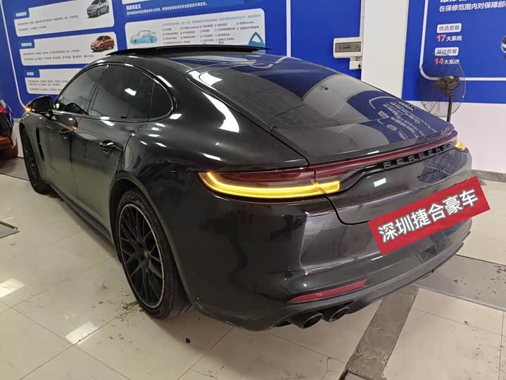 Фото 3 - Porsche Panamera