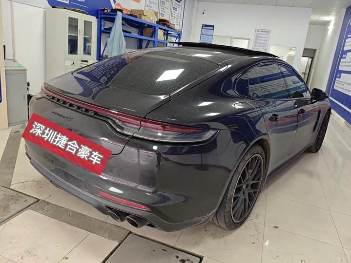 Фото 4 - Porsche Panamera