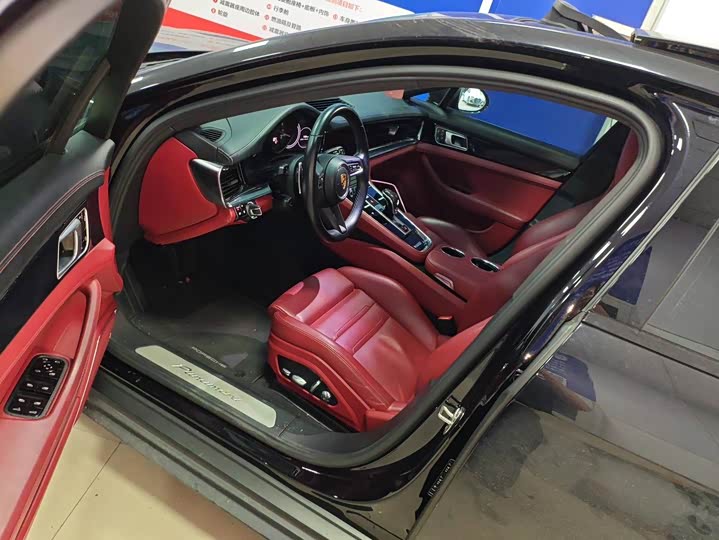 Фото 5 - Porsche Panamera