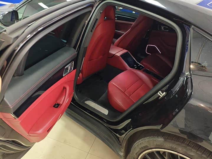 Фото 6 - Porsche Panamera