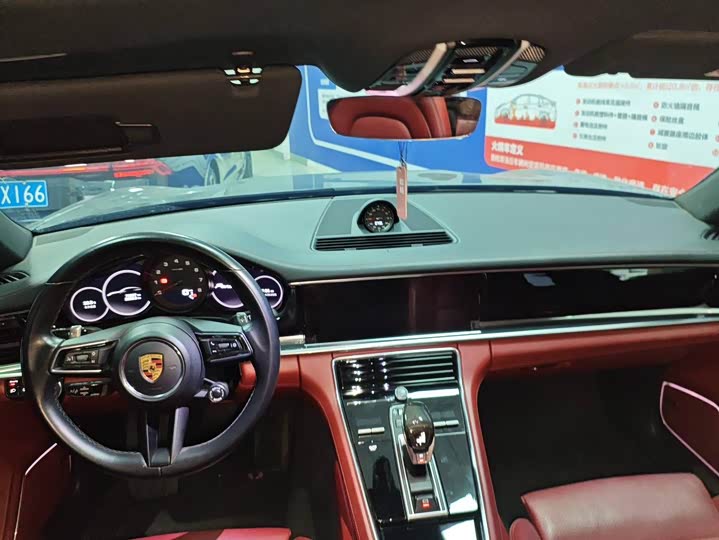 Фото 7 - Porsche Panamera