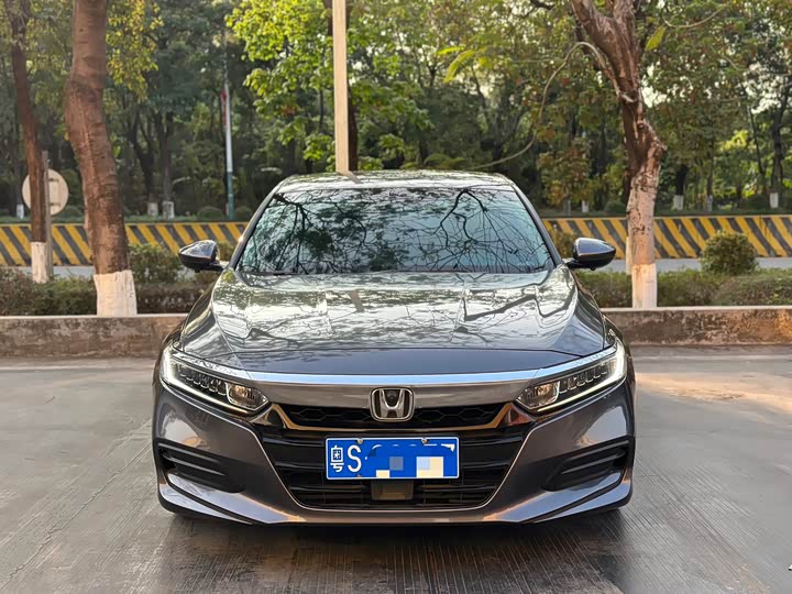 Фото 2 - Honda Accord