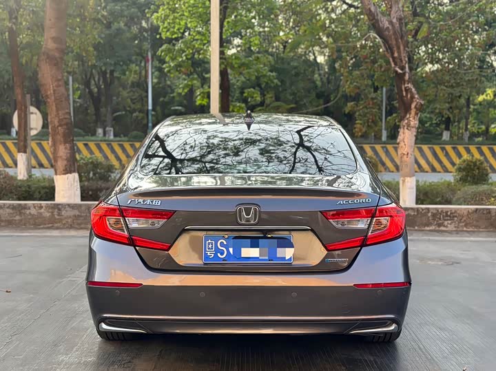 Фото 5 - Honda Accord