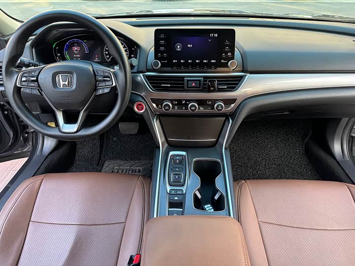 Фото 8 - Honda Accord