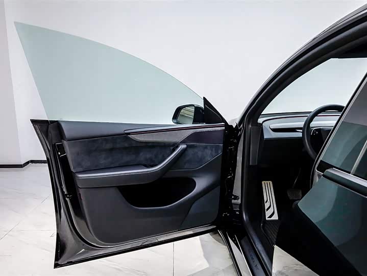 Фото 8 - Tesla Model Y