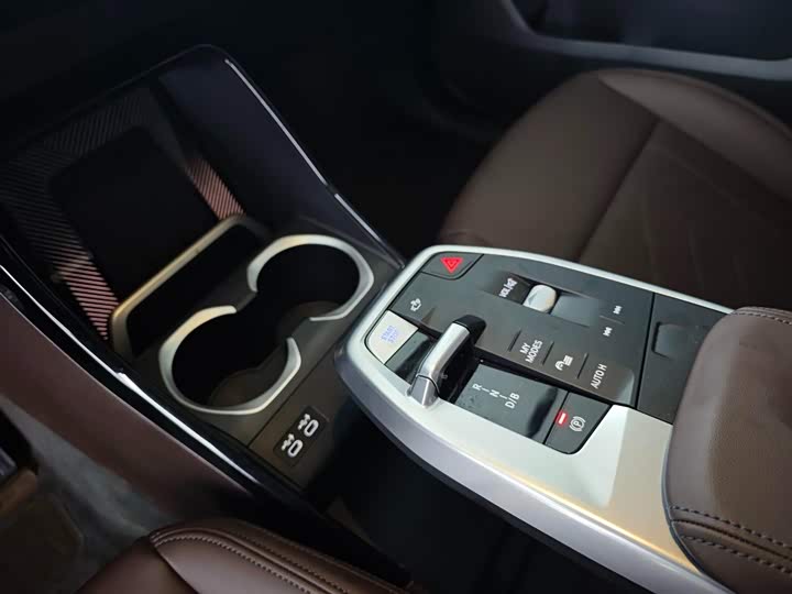 Фото 9 - BMW iX1