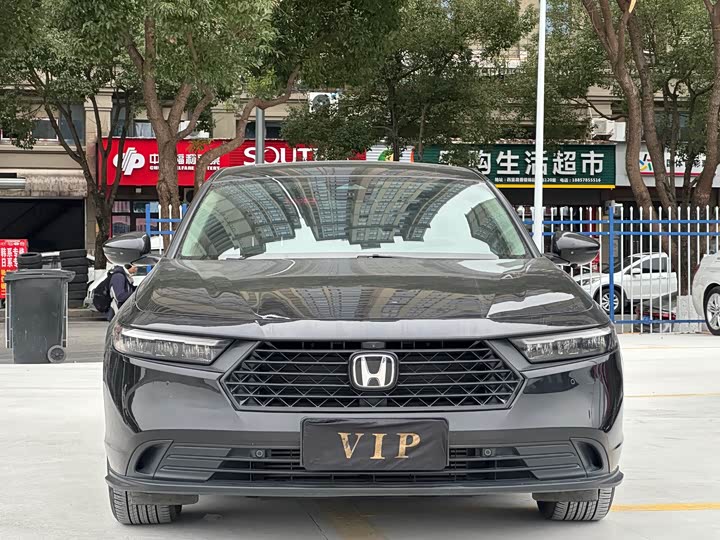 Фото 2 - Honda Accord