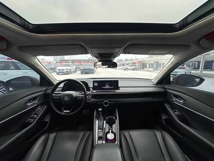 Фото 6 - Honda Accord