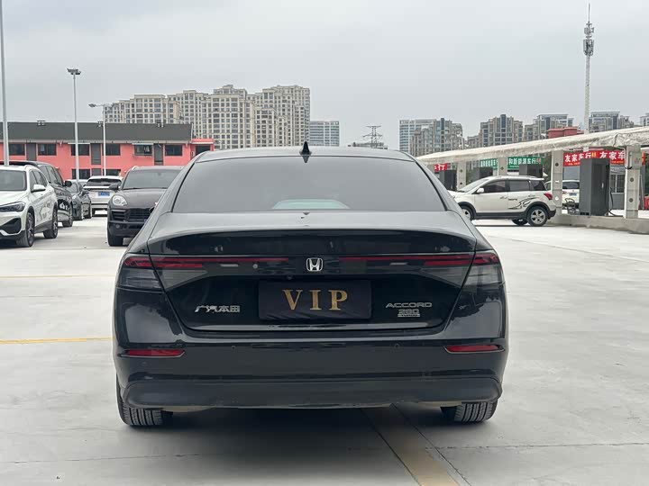 Фото 8 - Honda Accord