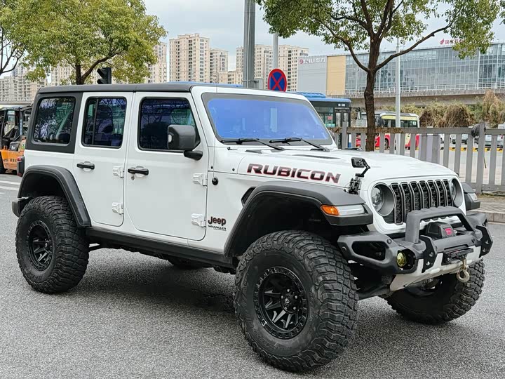 Photo 3 - Jeep Wrangler
