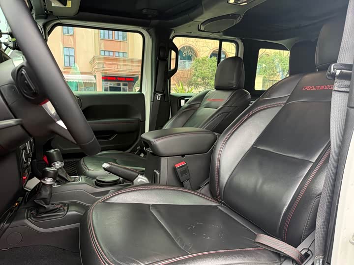 Photo 8 - Jeep Wrangler