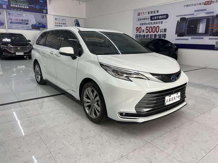 Фото 3 - Toyota Sienna