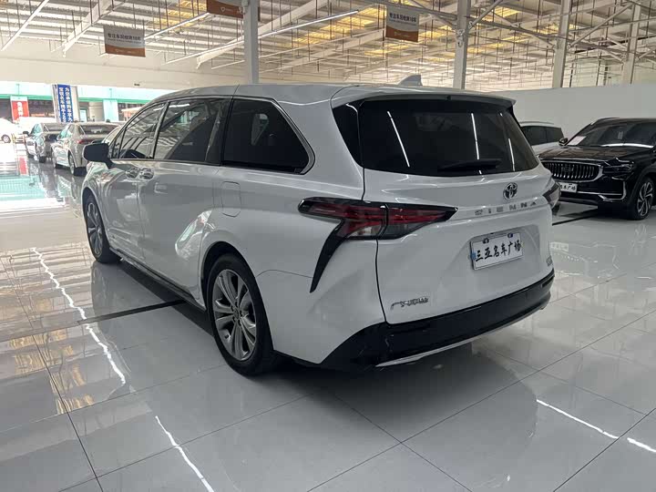 Фото 4 - Toyota Sienna