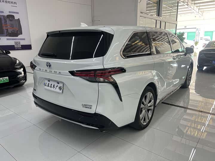 Фото 6 - Toyota Sienna