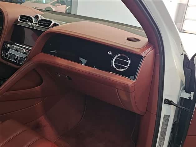 Фото 8 - Bentley Bentayga