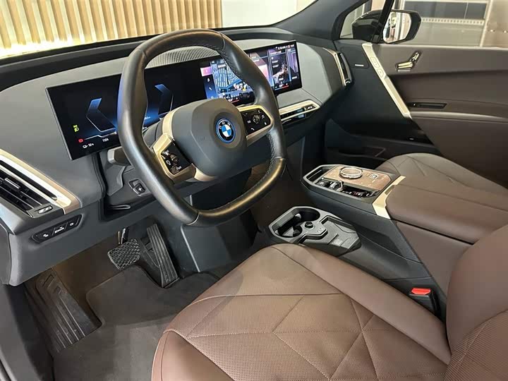 Фото 6 - BMW iX