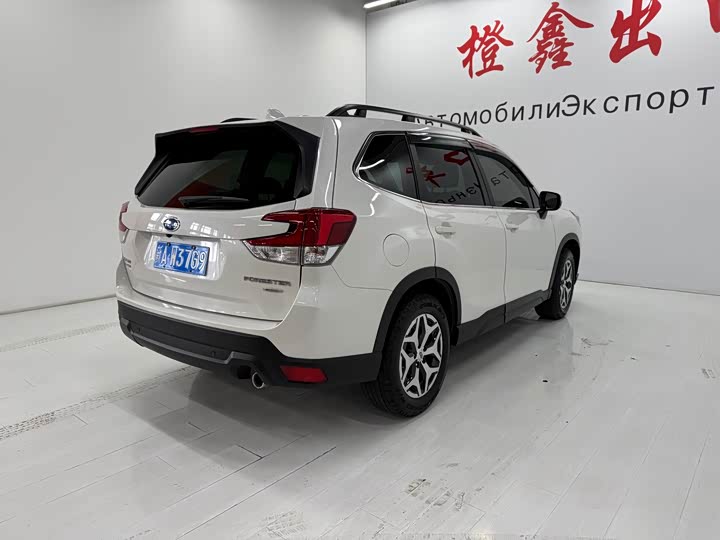 Фото 4 - Subaru Forester