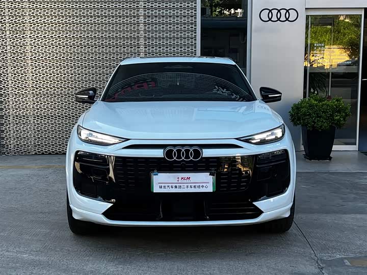 Фото 2 - Audi Q6L e-tron