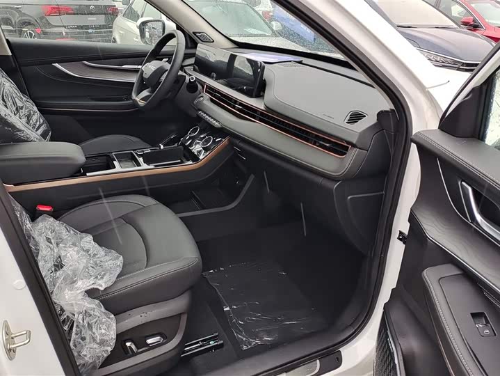 Фото 8 - Exeed LX C-DM Hybrid