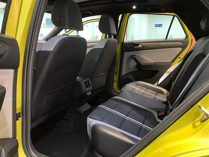 Фото 5 - Volkswagen T-Roc