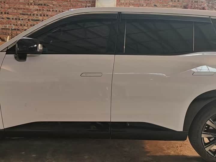 Фото 5 - Toyota bZ3X