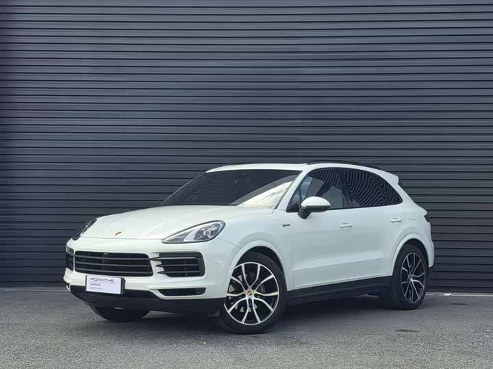 Фото 1 - Porsche Cayenne Hybrid