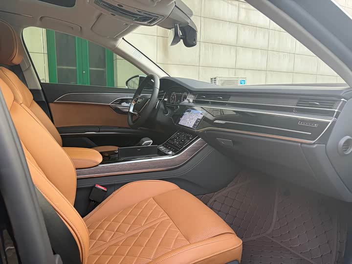 Фото 7 - Audi A8