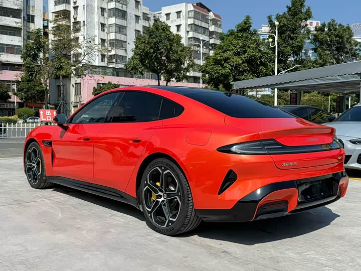 Фото 4 - Xiaomi SU7