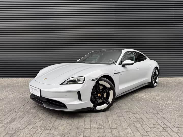 Фото 1 - Porsche Taycan