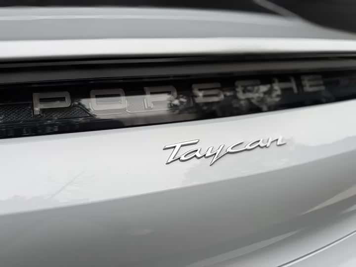 Фото 6 - Porsche Taycan