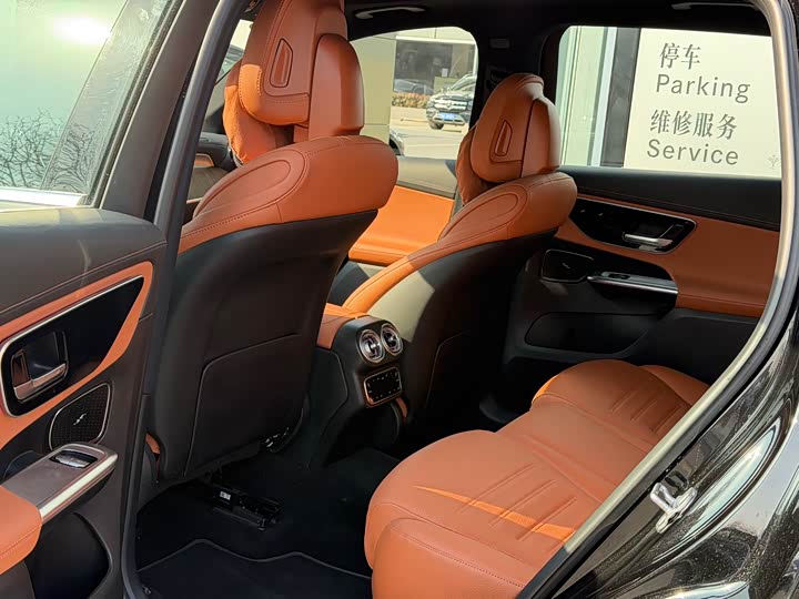 Photo 7 - Mercedes-Benz GLC-Class Hybrid