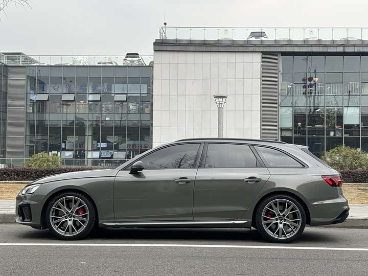 Фото 2 - Audi S4