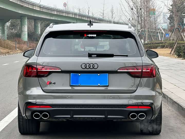 Фото 4 - Audi S4